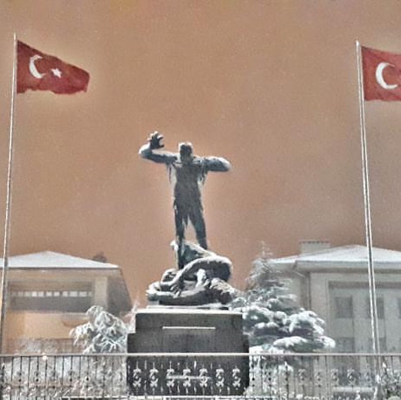 Afyonkarahisar’da kar yağışı sonrası kartpostallık görüntü 