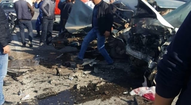 Afyonkarahisar'da korkunç kaza: 2 ölü, 3 yaralı