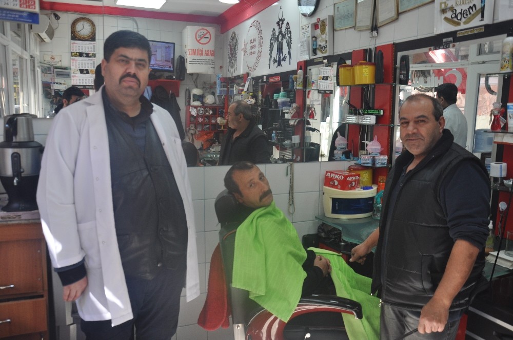 Afyonkarahisar’da kuaförler iş yerlerini kapattı 