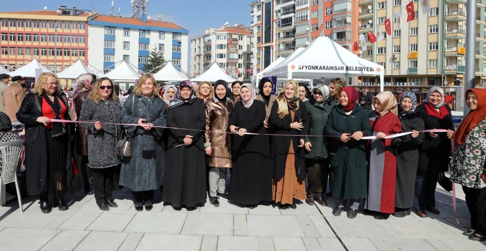 Afyonkarahisar’da marifetli eller pazarı açıldı 