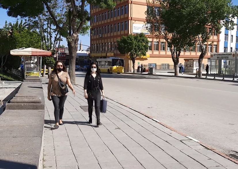 Afyonkarahisar’da maske denetimleri sürüyor 