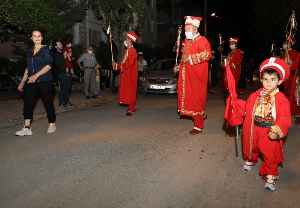 Afyonkarahisar’da mehter takımı moral vermeye devam ediyor 