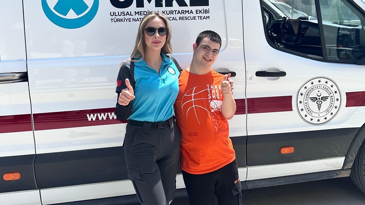 Afyonkarahisar’da otizmli çocuklara UMKE’den afet farkındalık eğitimi