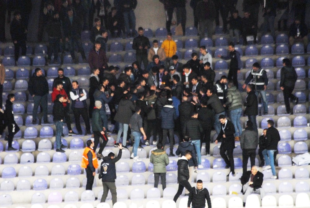 Afyonkarahisar’da polise kavgalı doğum günü sürprizi! 