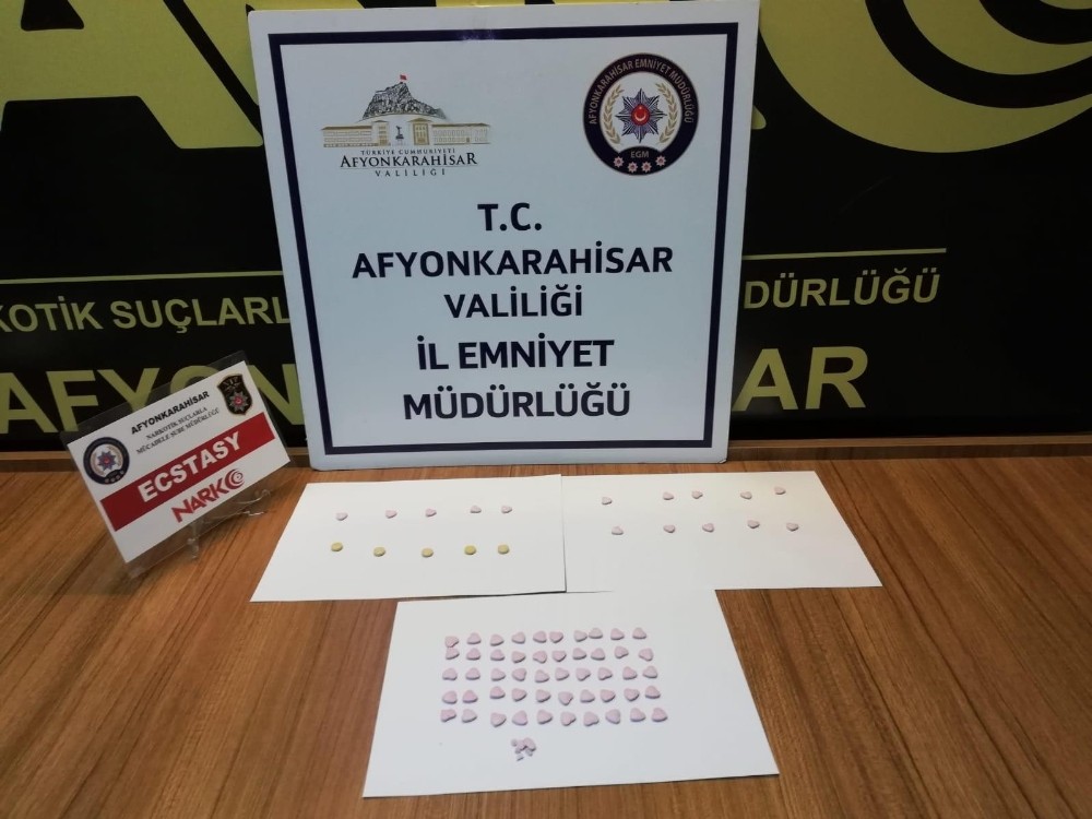 Afyonkarahisar’da sokak satıcılarına operasyon 