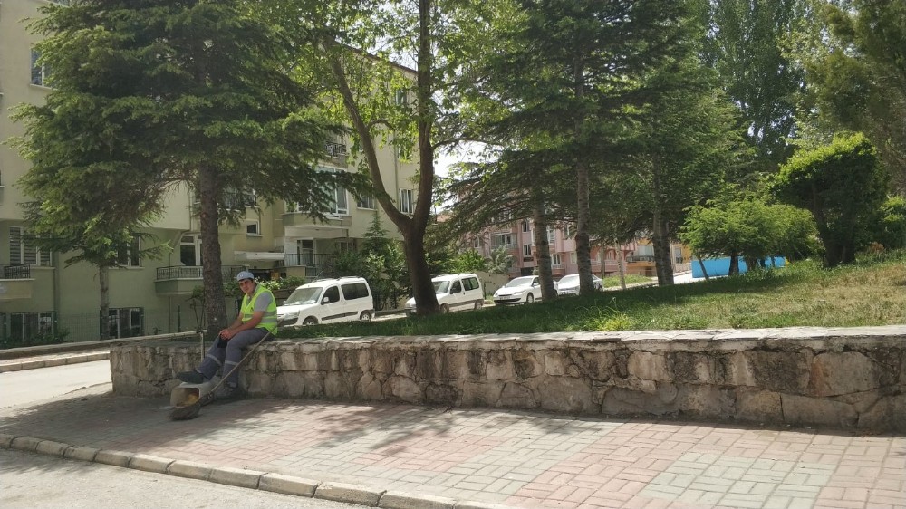 Afyonkarahisar’da yoğun sıcaktan sokaklar boş kaldı 
