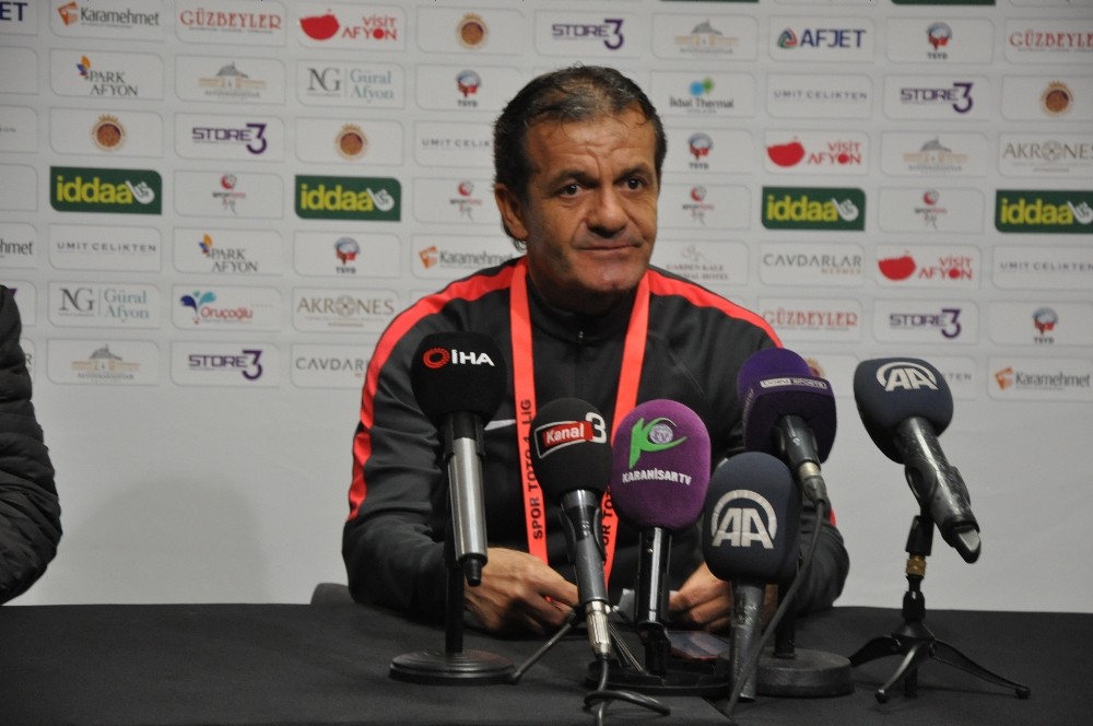 Afyonspor’un antrenörü Cevdet Göç, son düdüğe kadar aynı inançla savaşacaklarını söyledi. 