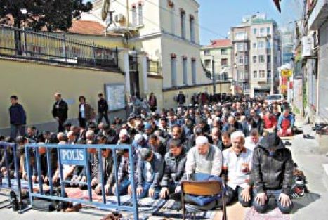 Ağa Camii, 3.5 senedir ibadete kapalı!