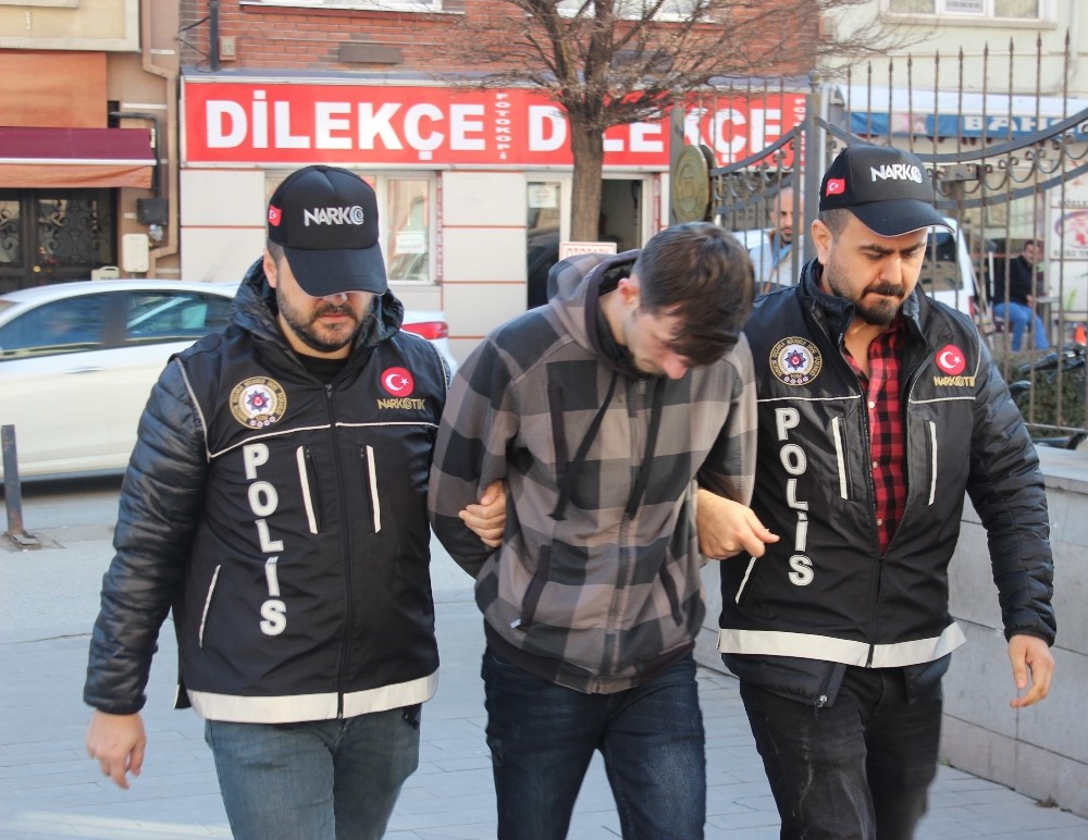 Ağabey-kardeş uyuşturucu şüphesi olarak adliyeye sevk edildi 