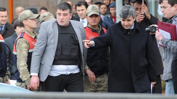 Ağabeyini öldüren tutukluyu 7 yıl sonra kaldırıldığı hastanede öldürdü