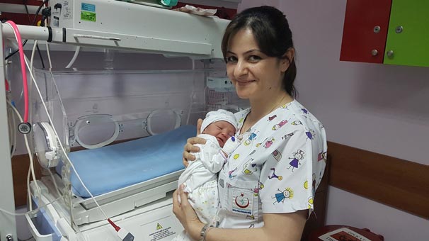 Ağaç altına bırakılmış bebek bulundu