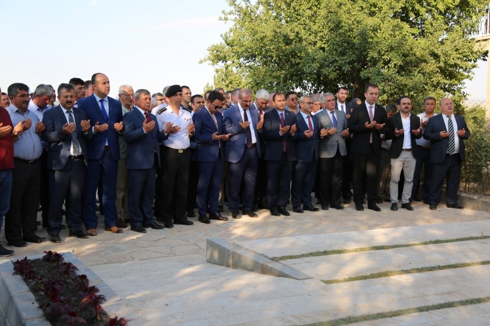 Ağaçköy Şehitlikleri düzenlenen törenle ziyarete açıldı 