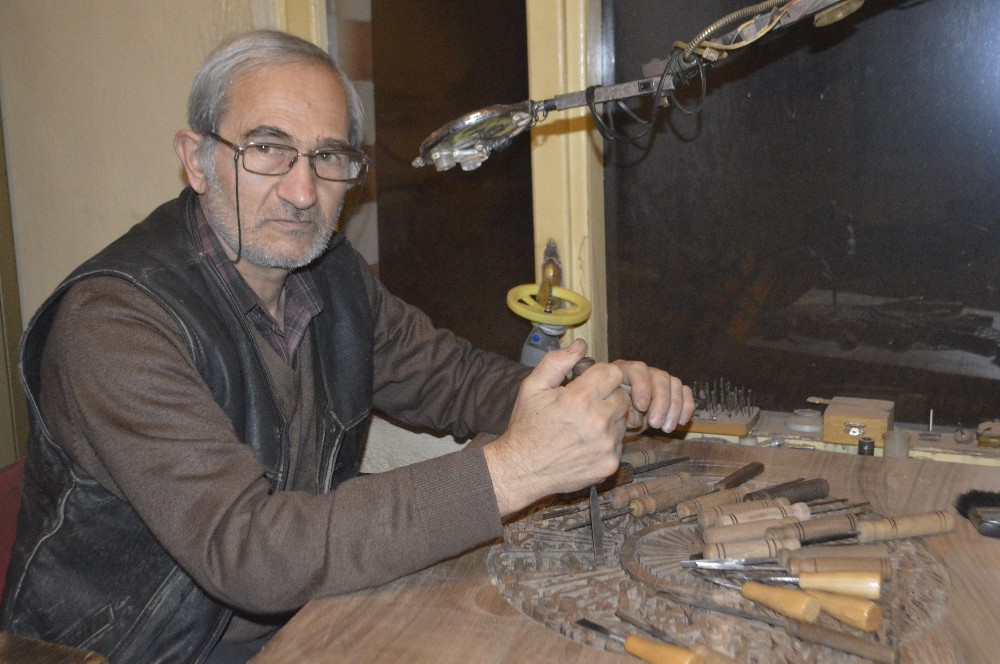 Ağaçları sanat eserine dönüştürüyor 