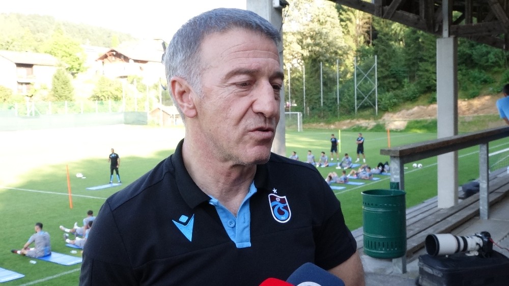 Ağaoğlu: “Futbolcu satarak para kazanacağımız sezon bu sezon değil” 
