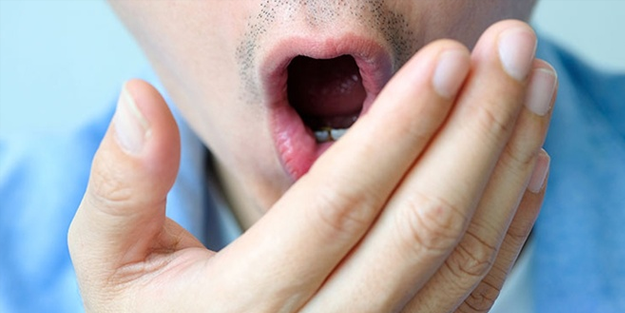 Ağız içindeki geçmeyen yaralar, kanser belirtisi olabilir!