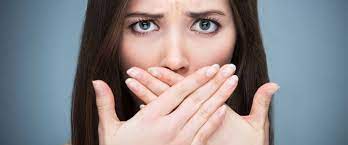 Ağız sağlığı! Ağızda bayat koku nasıl geçer? Şak diye kesilecek! Limon, su yeşil çay ve susam yağı ile doğal çözüm