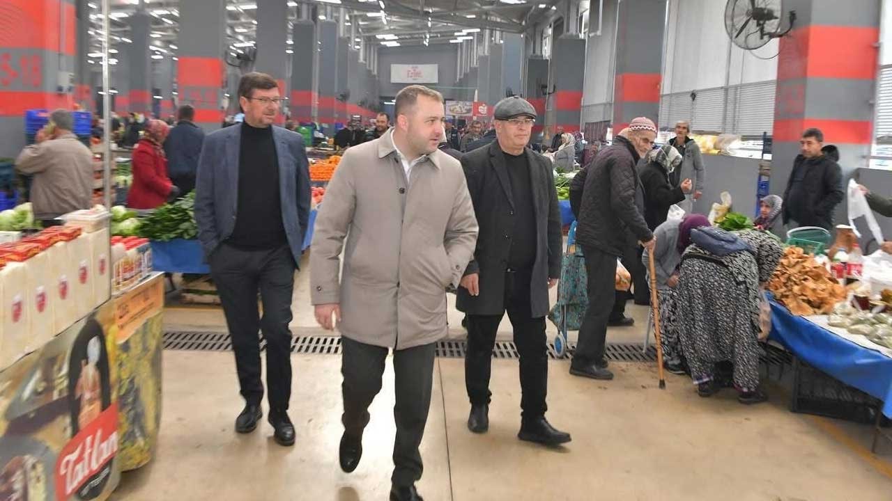 Ağlayan kadını gören AK Partili Başkan cezayı kesti