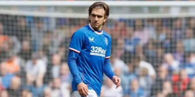 Ağlayıp gitmişti ve şimdi geri dönüyor!