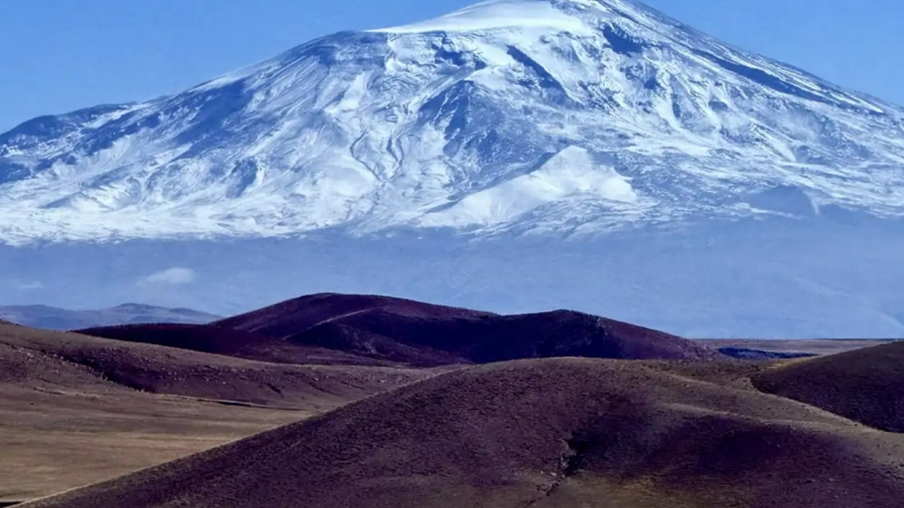 Ağrı Dağı beyaza büründü