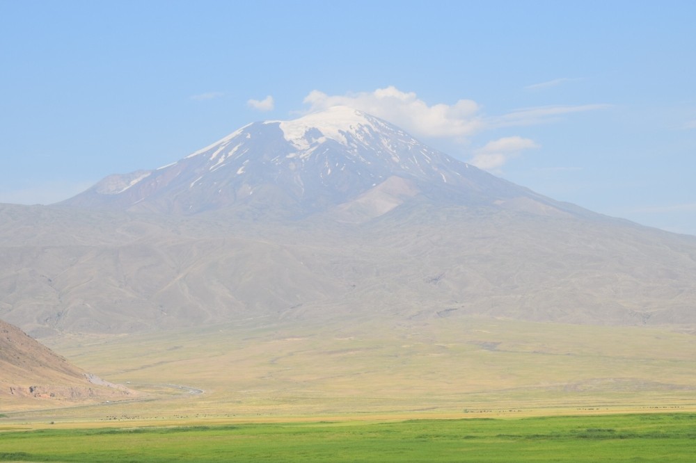 Ağrı Dağı ilk kez görenleri büyülüyor 