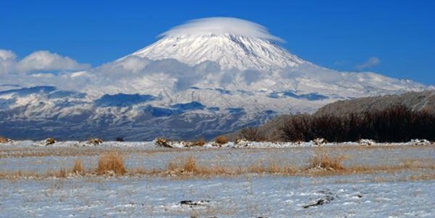 Ağrı Dağı takke taktı