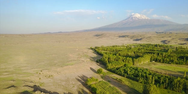 Ağrı Dağı'nın etekleri turistleri büyülüyor