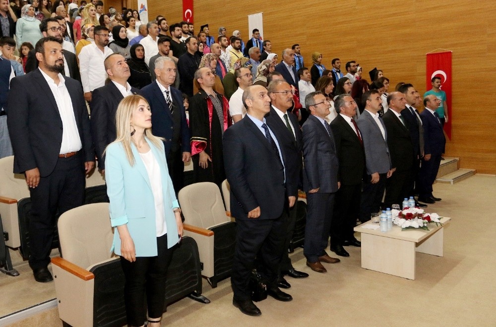 agri ibrahim cecen universitesi eczacilik fakultesi ikinci mezunlarini verdi