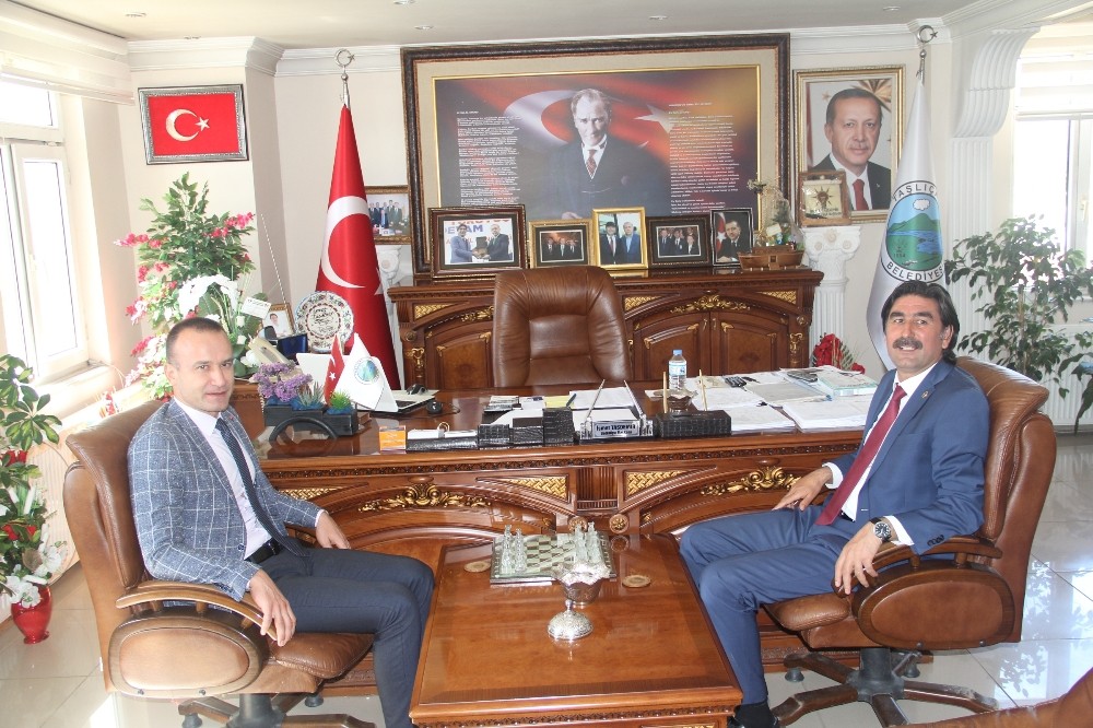 Ağrı Milli Eğitim Müdürü Tekin’den Taşlıçay Belediye Başkanı Taşdemir’e ziyaret 