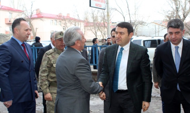 Ağrı Valisi Işın Doğubayazıt'ta muhtarlara görüştü