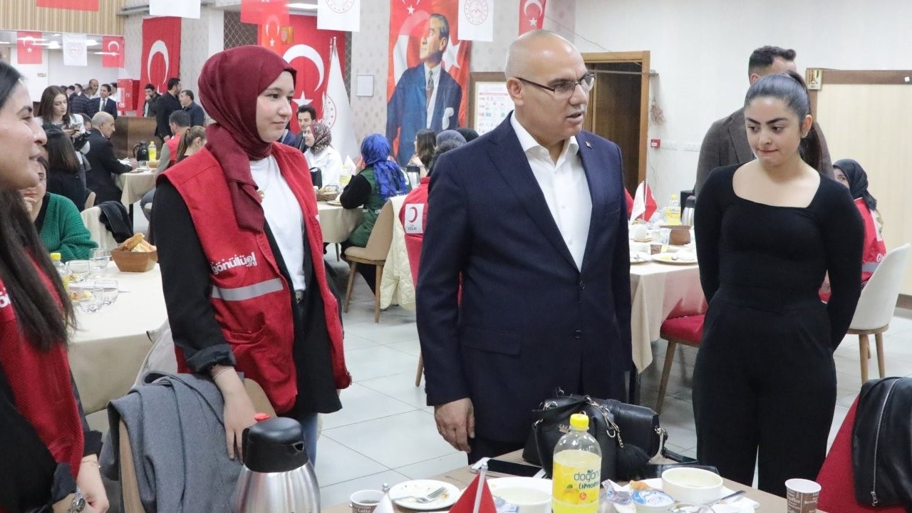 Ağrı Valisi Mustafa Koç, STK temsilcileriyle iftarda buluştu