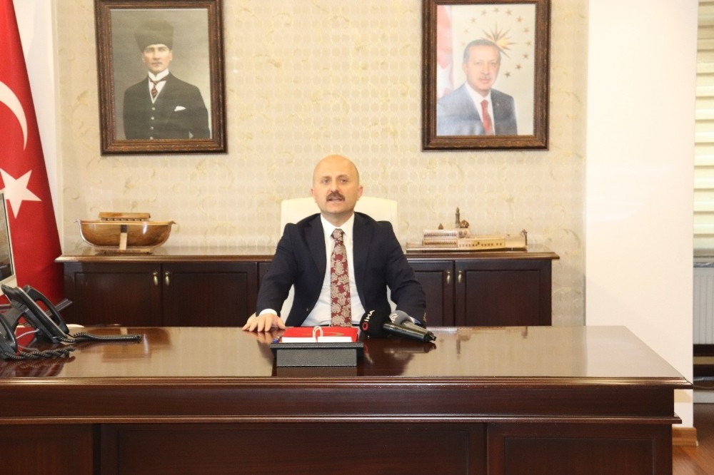 Ağrı Valisi Osman Varol görevine başladı 