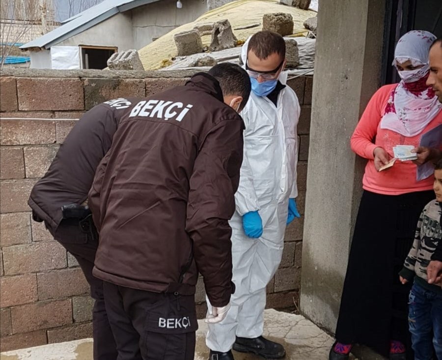 Ağrı’da 1000 TL’lik destek ödemeleri evlerde yapılmaya başlandı 