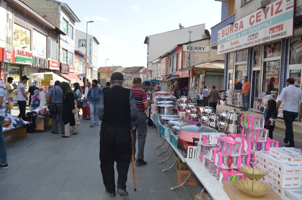 Ağrı’da bayram alışverişi yoğunluğu 