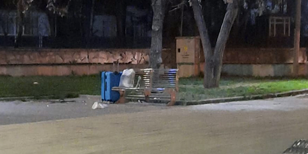 Ağrı'da bir parkta unutulan valiz fünye yardımı ile patlatıldı