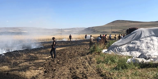 Ağrı’da bir tarla küle döndü