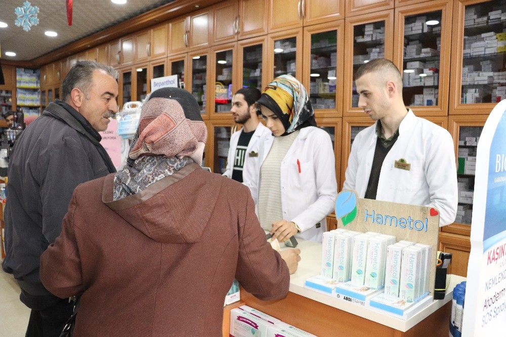 Ağrı’da eczanelerde maskeler tükendi 