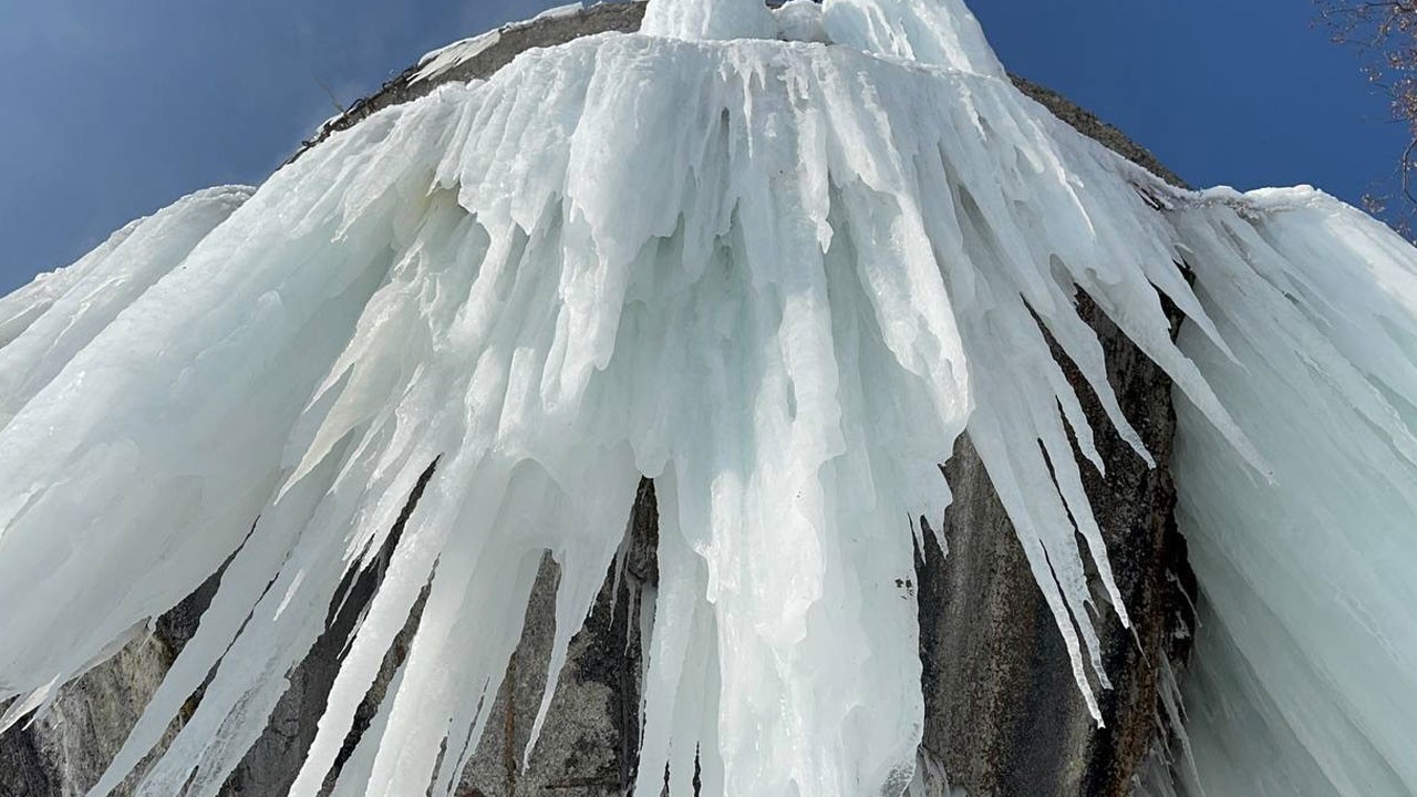 Ağrı’da kışın acımasız yüzü: Evler buz tuttu