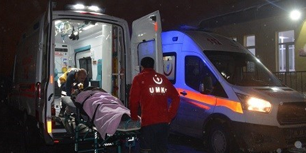 Ağrı’da minibüs devrildi