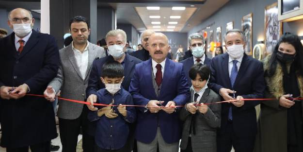 Ağrı’da öğrencilere hizmet verecek sinema salonu faaliyete girdi