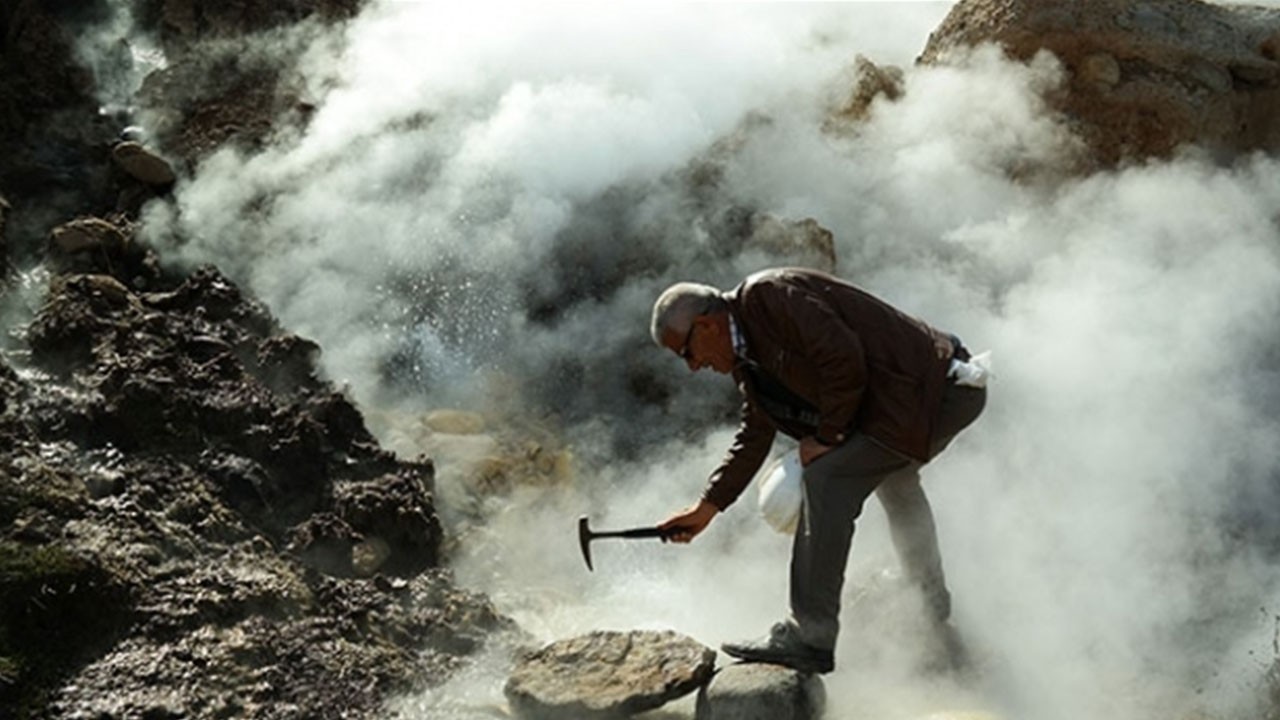 Ağrı'da petrol beklerken yerin altındaki rezerv şaşırttı! Yerin 1500 metre altına onun için iniliyor