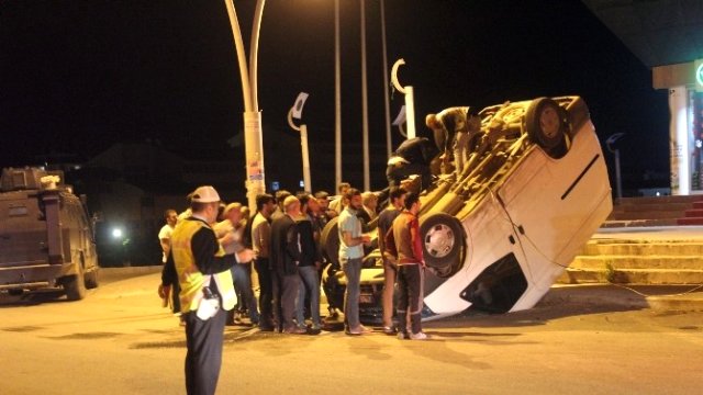 Ağrı'da taklalı kaza: 6 yaralı