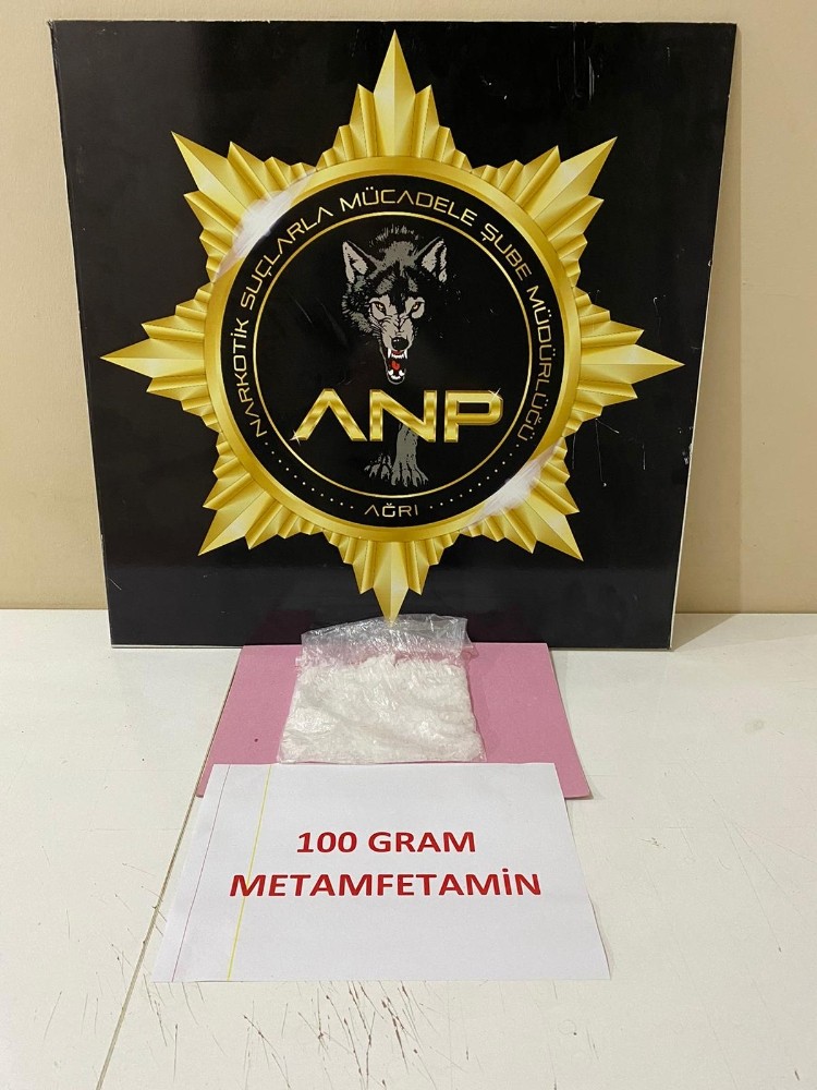Ağrı’da vites kutusunda 100 gram metamfetamin maddesi ele geçirildi 
