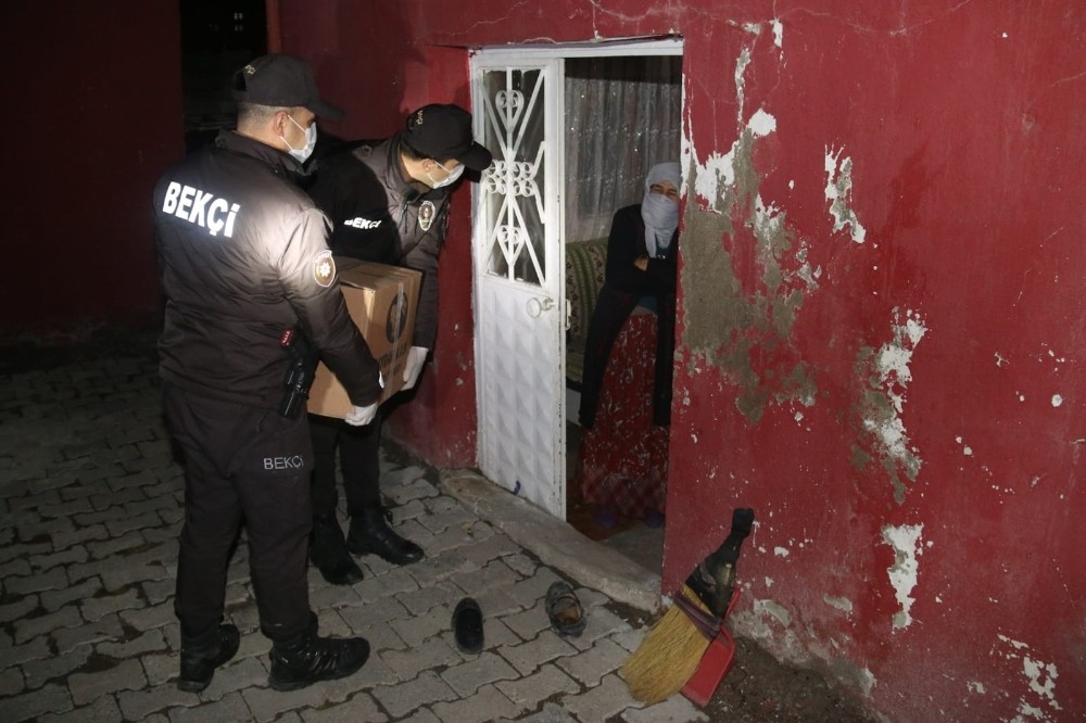 Ağrı’da yaşlı kadının imdadına Gece Kartalları yetişti 