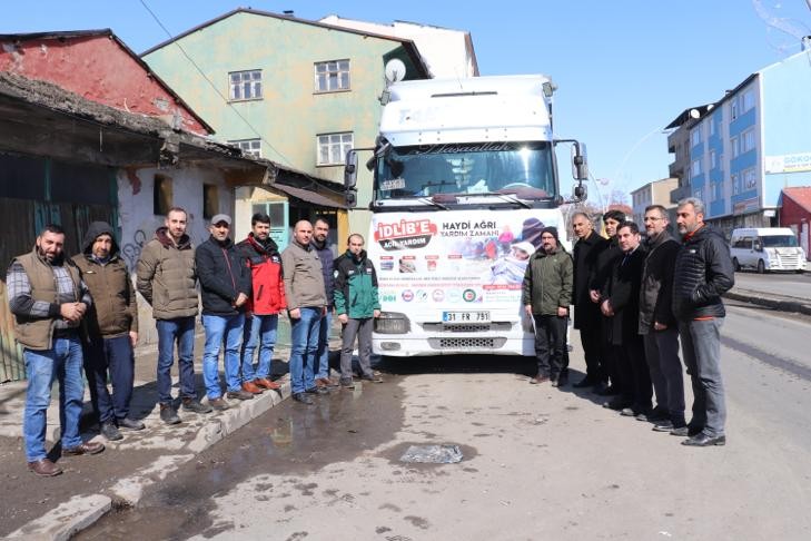 Ağrı’dan İdlib’e insani yardım Tır’ı gönderildi 