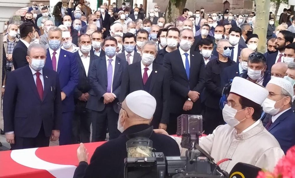 Ağrılı duayen siyasetçi Tekdal, son yolculuğuna uğurlandı 