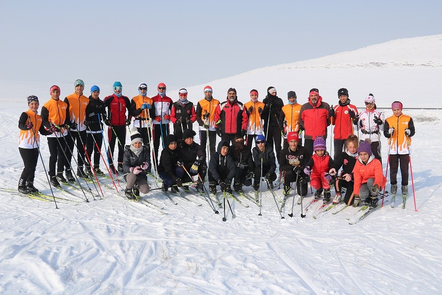 Ağrılı kayakçılar Erzurum’dan 10 madalya ile döndü 
