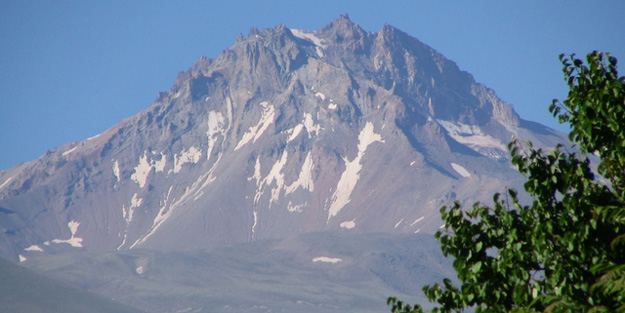Ağustos'ta o dağa kar yağdı