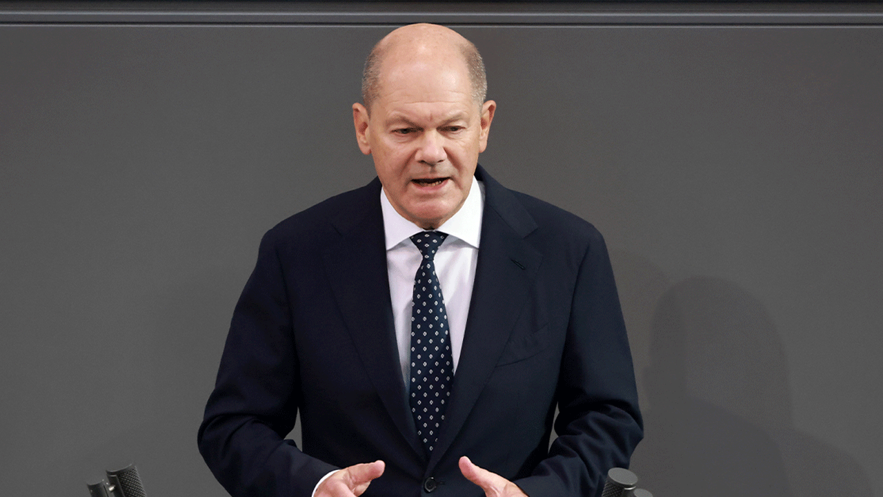 Ağzı neler söylüyor neler ama bunlarda utanma yok! İsrail'i silaha boğan Alman Başbakan'dan pişkinlik