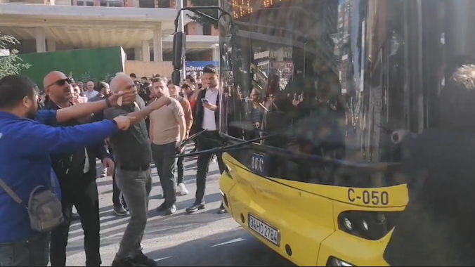 Ah İmamoğlu ah! İstanbul'da metro arıza yaptı! İşine geç kalan vatandaşlar isyan etti