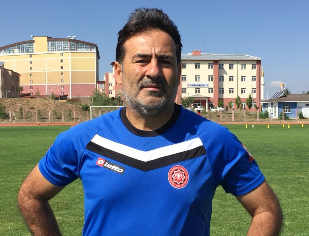 Ahat Kömürlüoğlu: “Güzel takım kurduk” 
